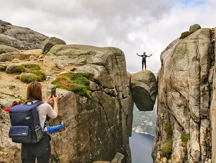 Kjeragbolten (Kjerag Boulder)