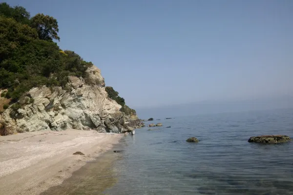 Kokkino Limanaki Beach