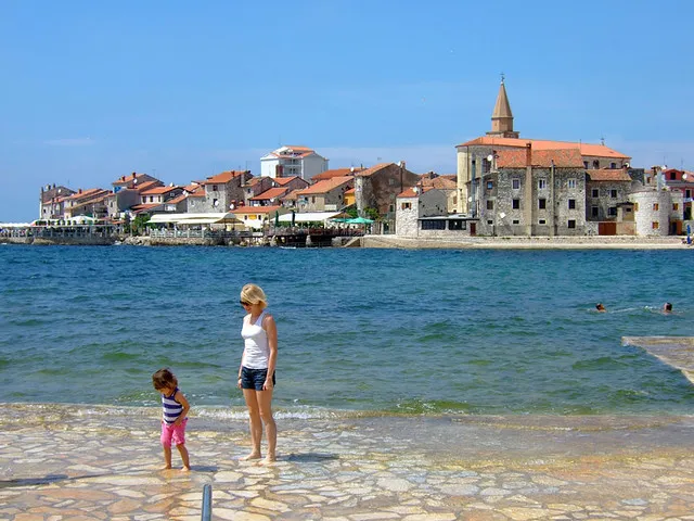 Komunela Beach