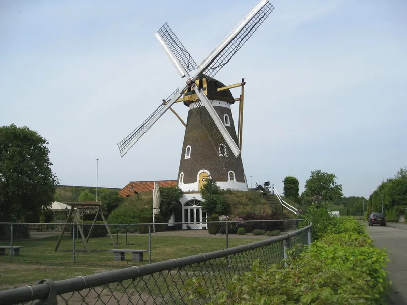 Korenmolen De Hoop (Windmill De Hoop)