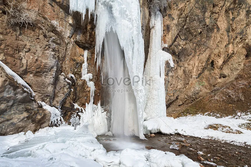 Krasnaya Rechka Waterfall