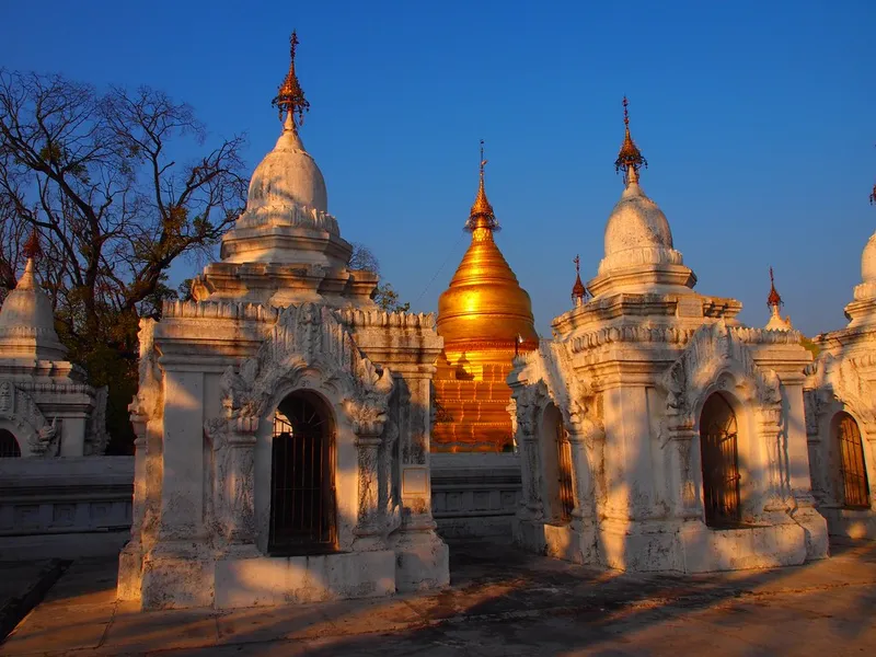 Kuthodaw Pagoda