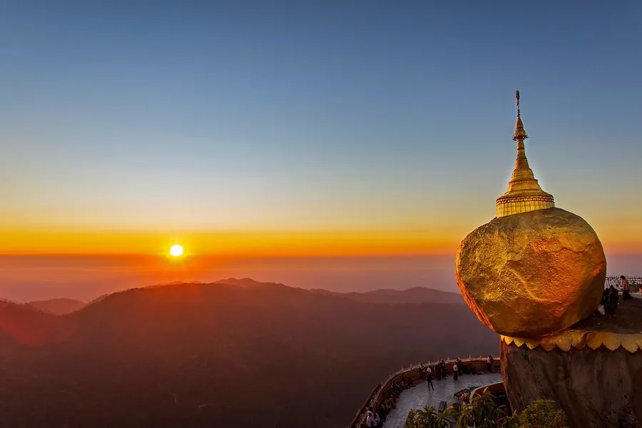 Kyaik Hto Pagoda (Golden Rock)