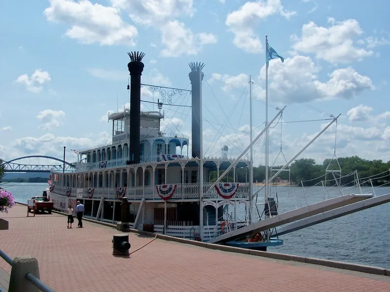 La Crosse Queen Cruises