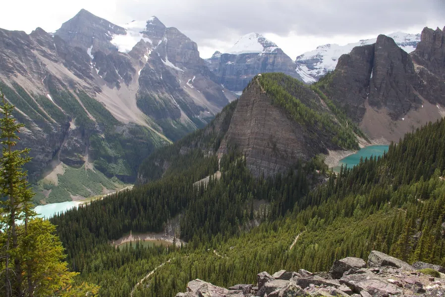 Lake Agnes Trail