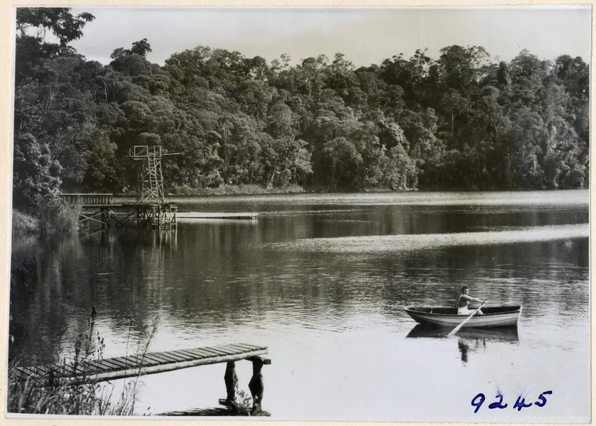 Lake Eacham Crater Lakes National Park