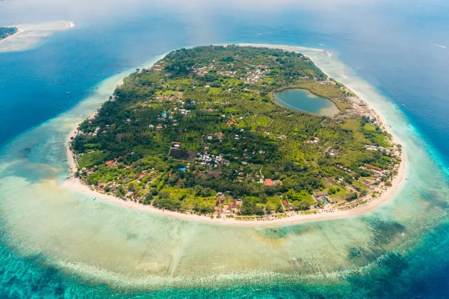 Lake Saltwater Gili Meno