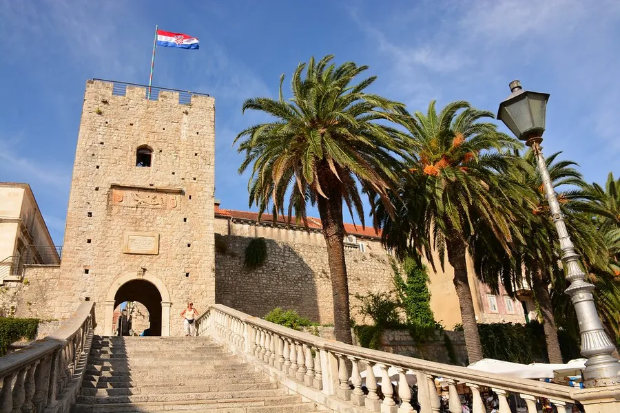 Land Gate