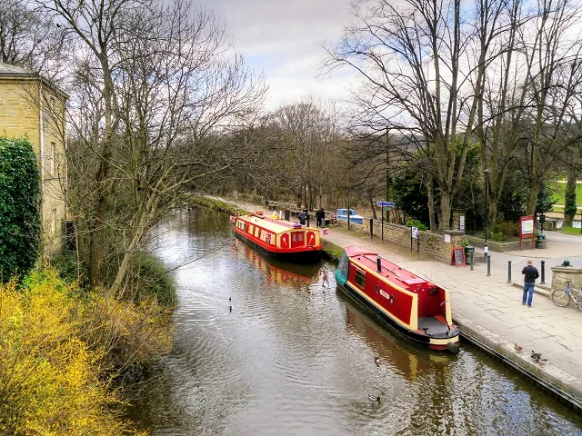 Leeds and Liverpool Canal