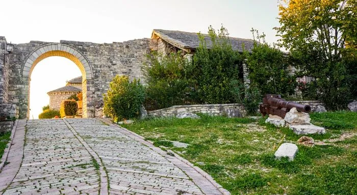 Lekuresi Castle