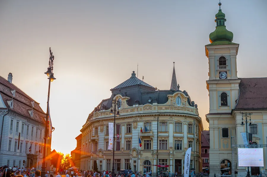 Lens' Main Square