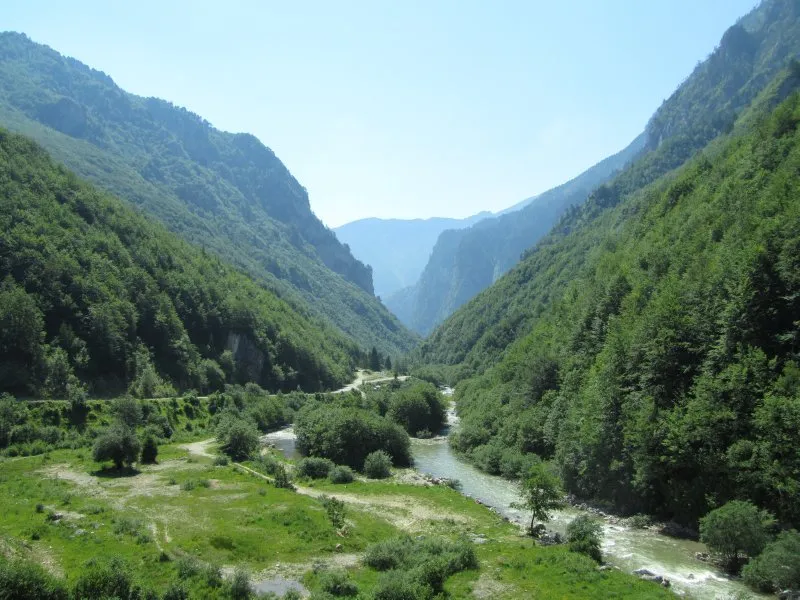 Leqinat Lake
