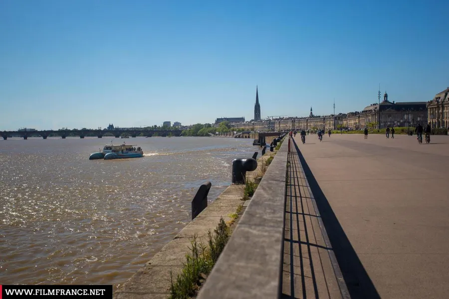 Les Quais de Bordeaux