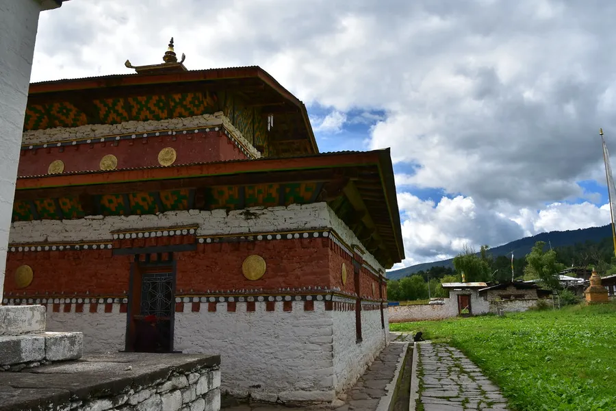 Lhakhang Karpo