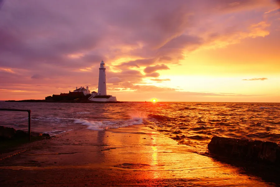 Lighthouse (Svetilnik)