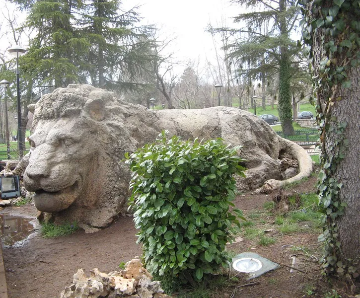 Lion Stone Statue