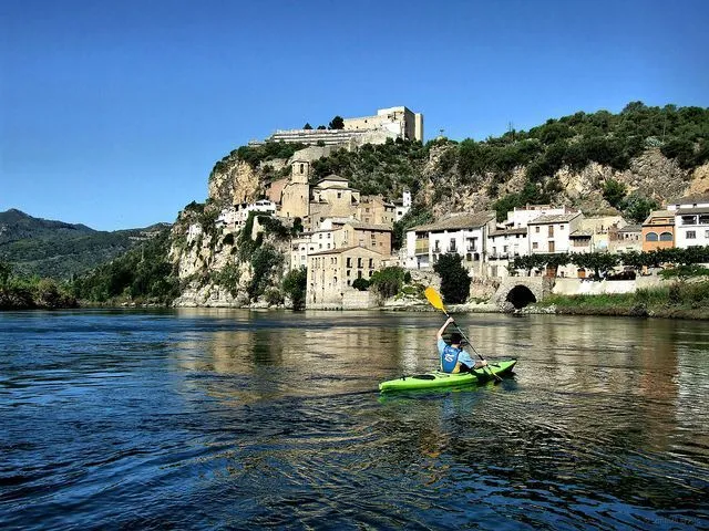 Lo Llagut de Miravet (Ferry Crossing)