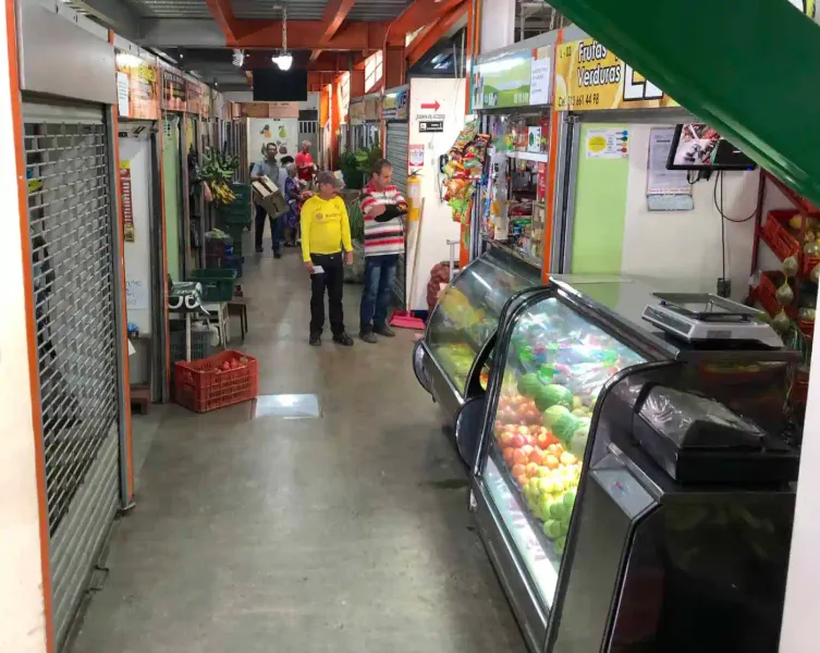 Local Restaurants and Food Stalls