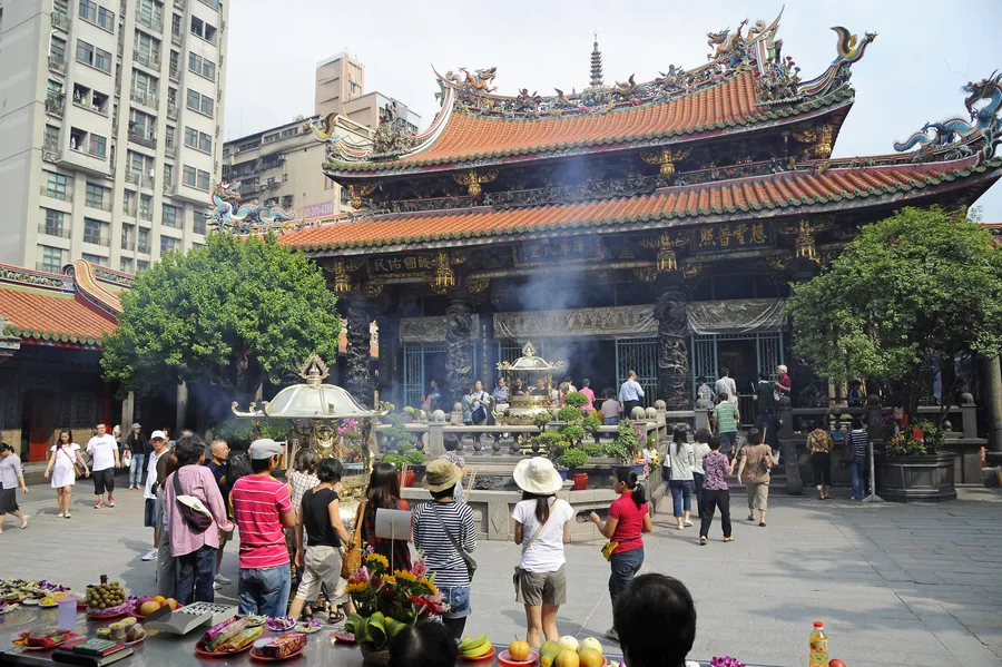 Longshan Temple