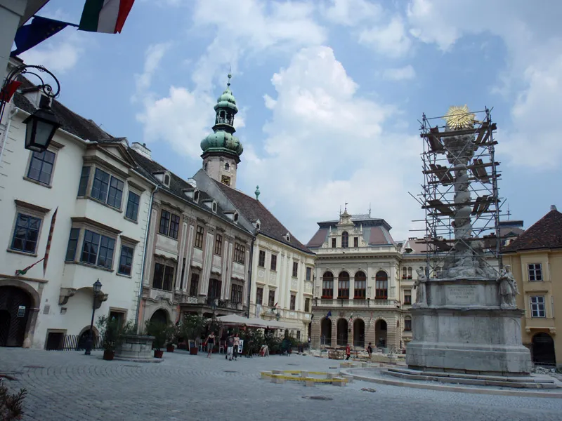 Main Square (Fő tér)