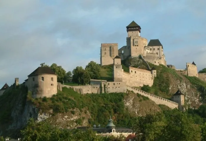Matuskovo Castle