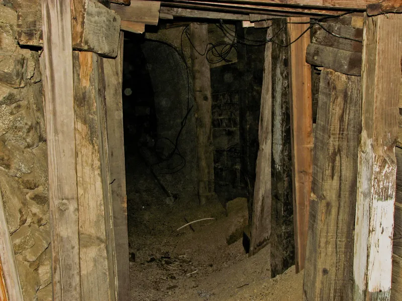 Mining Shaft Andrej