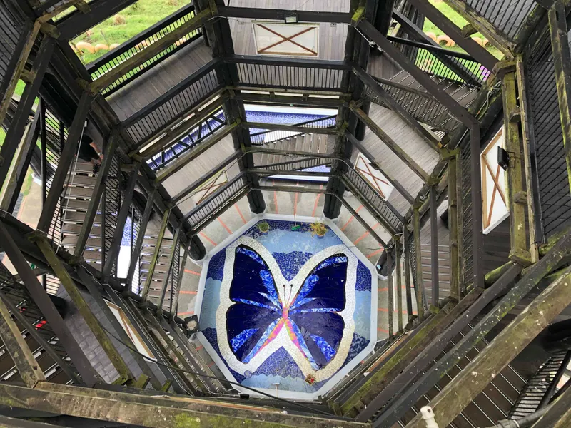 Mirador Colina Iluminada