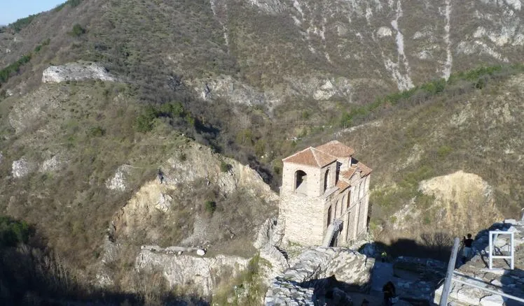 Momchilova Krepost Fortress