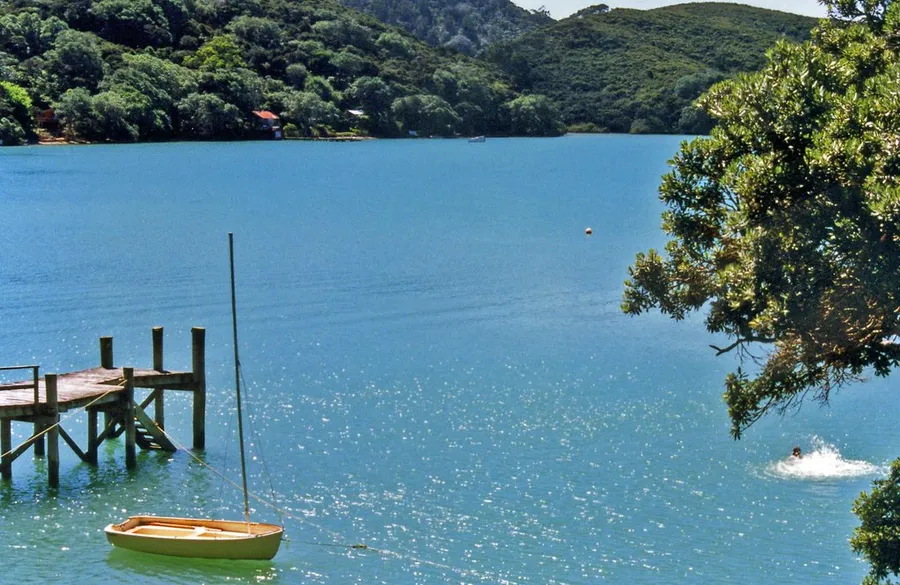 Momona Bay