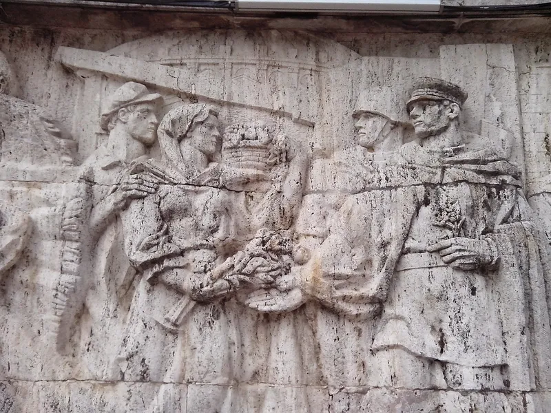 Monument to the Fallen Heroes