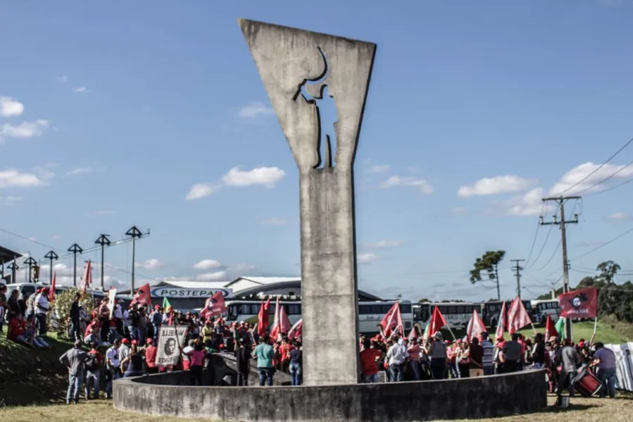 Monumento a Antonia Santos