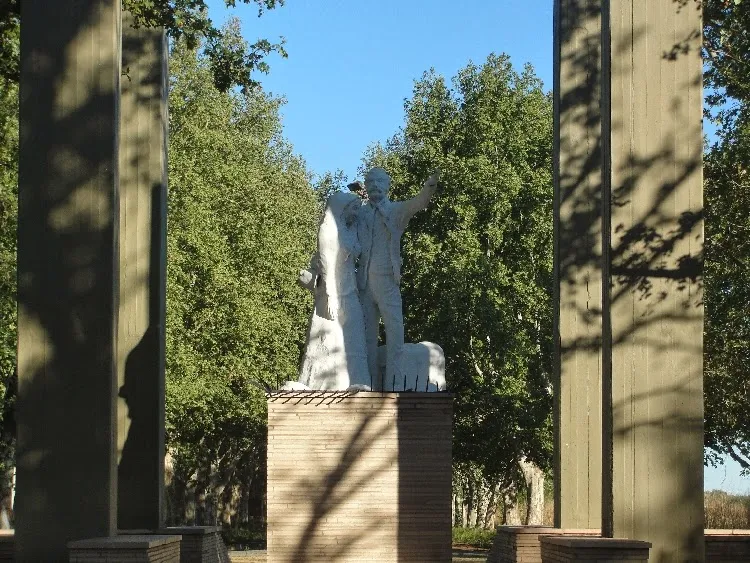 Monumento al Inmigrante