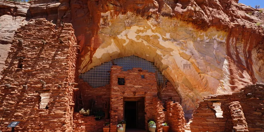 Moqui Cave