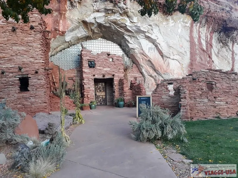 Moqui Cave
