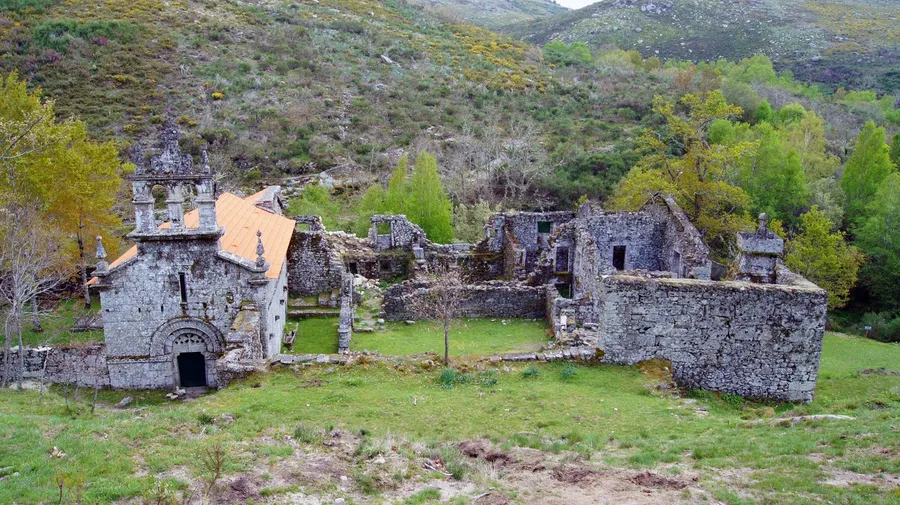 Mosteiro de Santa Maria das Júnias
