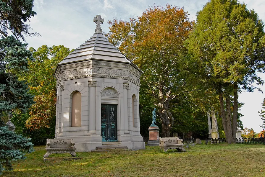 Oakwood Cemetery