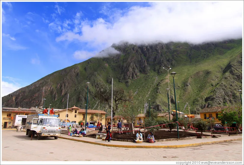 Ollantaytambo Plaza de Armas