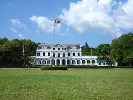 Onafhankelijkheidsplein (Independence Square)