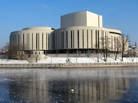 Opera Nova