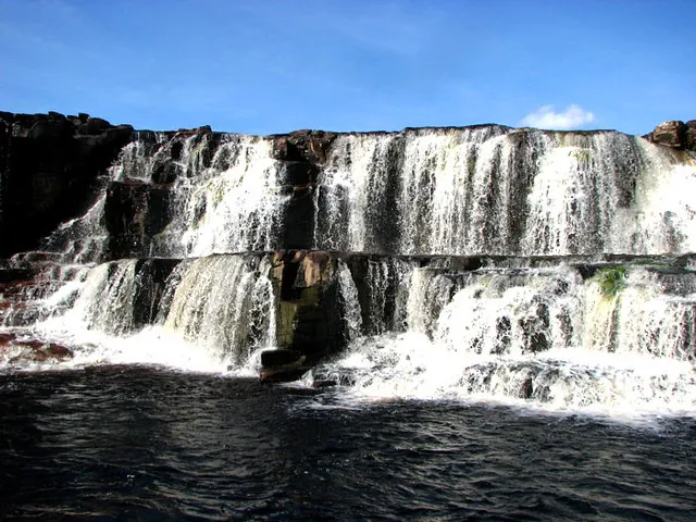 Orinduik Falls