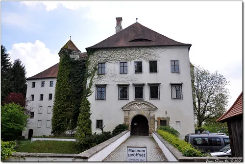 Ortenburg Castle