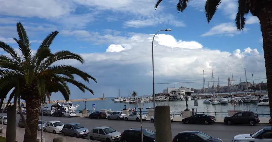 Pane e Pomodoro Beach