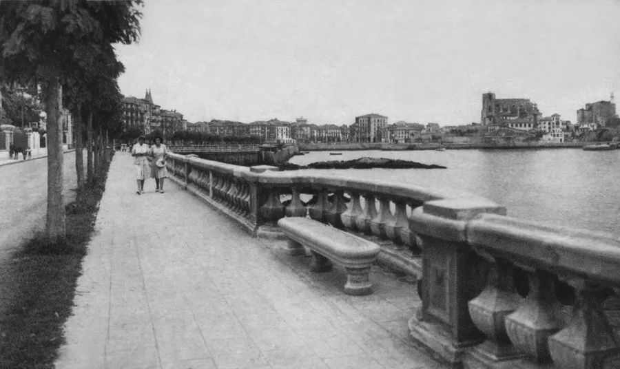 Paseo de Ocharan Mazas