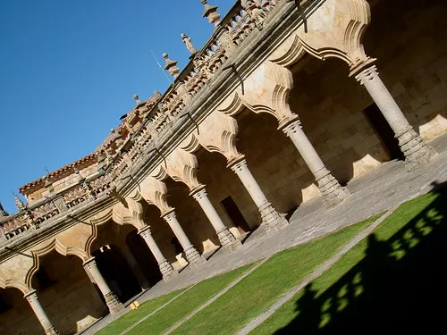 Patio de las Escuelas Menores