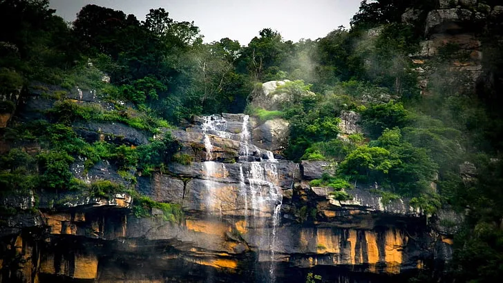 Pawa Waterfall