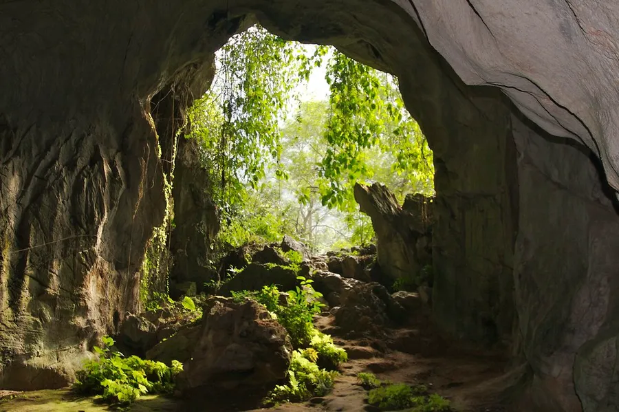 Pha Tok Cave