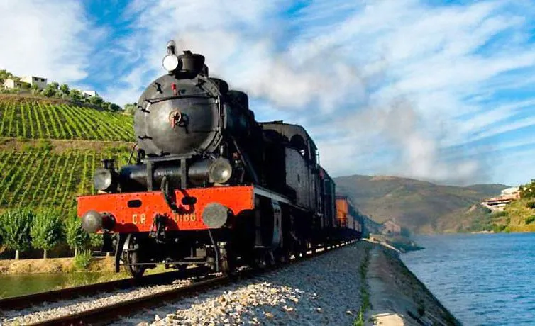 Pinhão Train Station