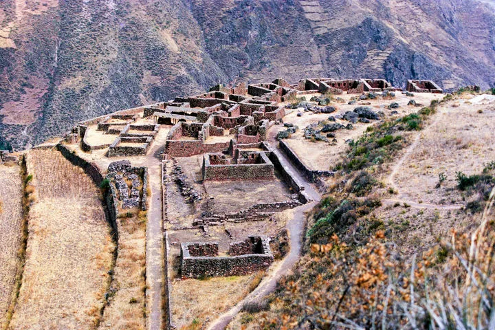 Pisac Cemetery