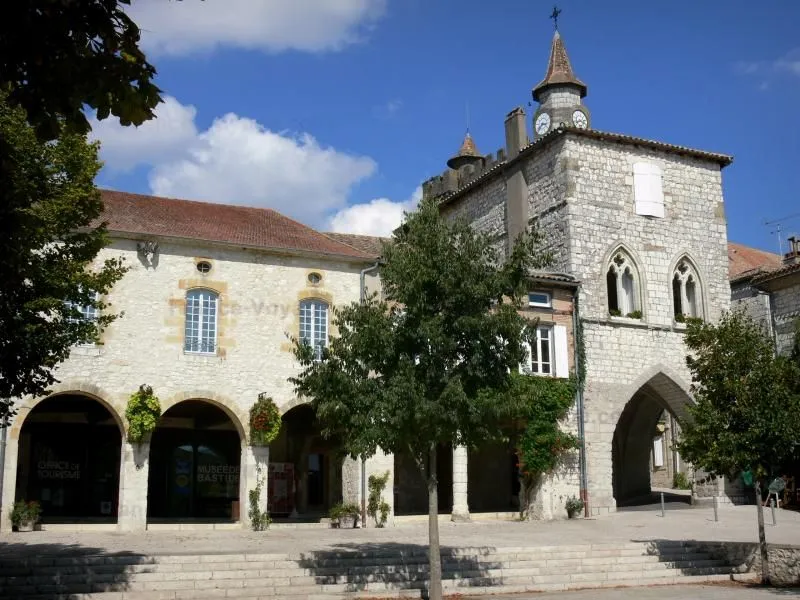 Place des Arcades