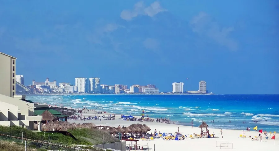Playa Delfines
